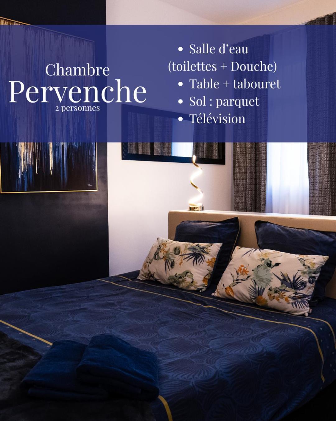 A La Perroy Les Sont Spacieuses Et Les Petit-dejeuners Offerts Couette-café *
